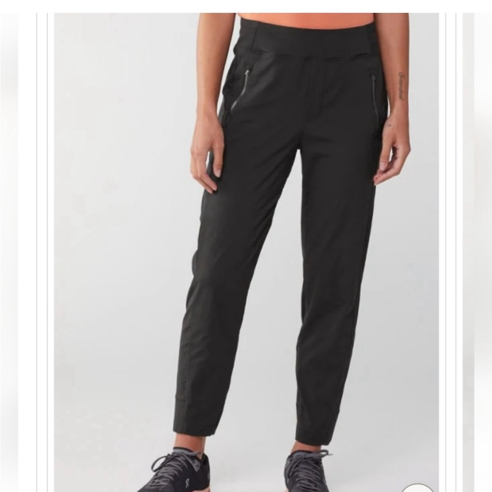 Athleta trekkie north joggers - black